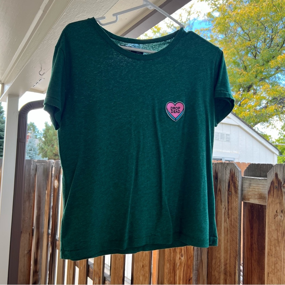 💥SALE💥 DROP DEAD HEART PATCH DISTRESSED WOMEN'S BABY TEE